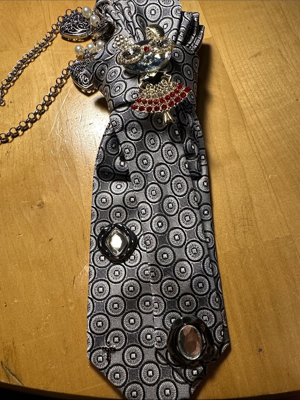 Alexander Julian Silk Necklace Tie has Bunny Brooch